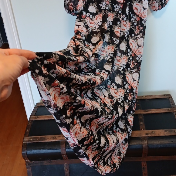 SWS floral romper with train - Picture 9 of 12